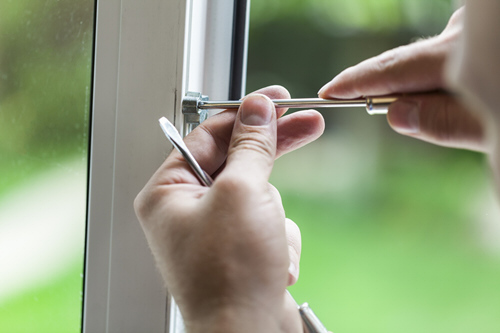 Fenstermontage und Einstellung des Beschlags